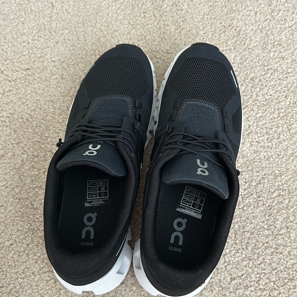 On. Cloud 5. Size 7.5 new